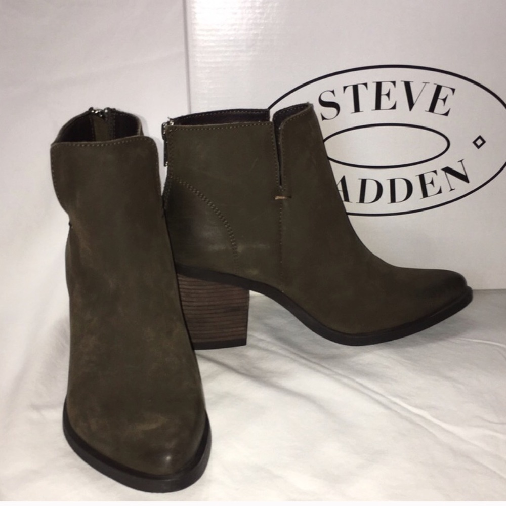 NWOT olive green Steve Madden Pawel booties